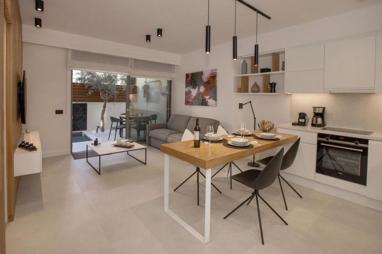 Acropolis Golden Suites By Ghh เอเธนส์ ภายนอก รูปภาพ
