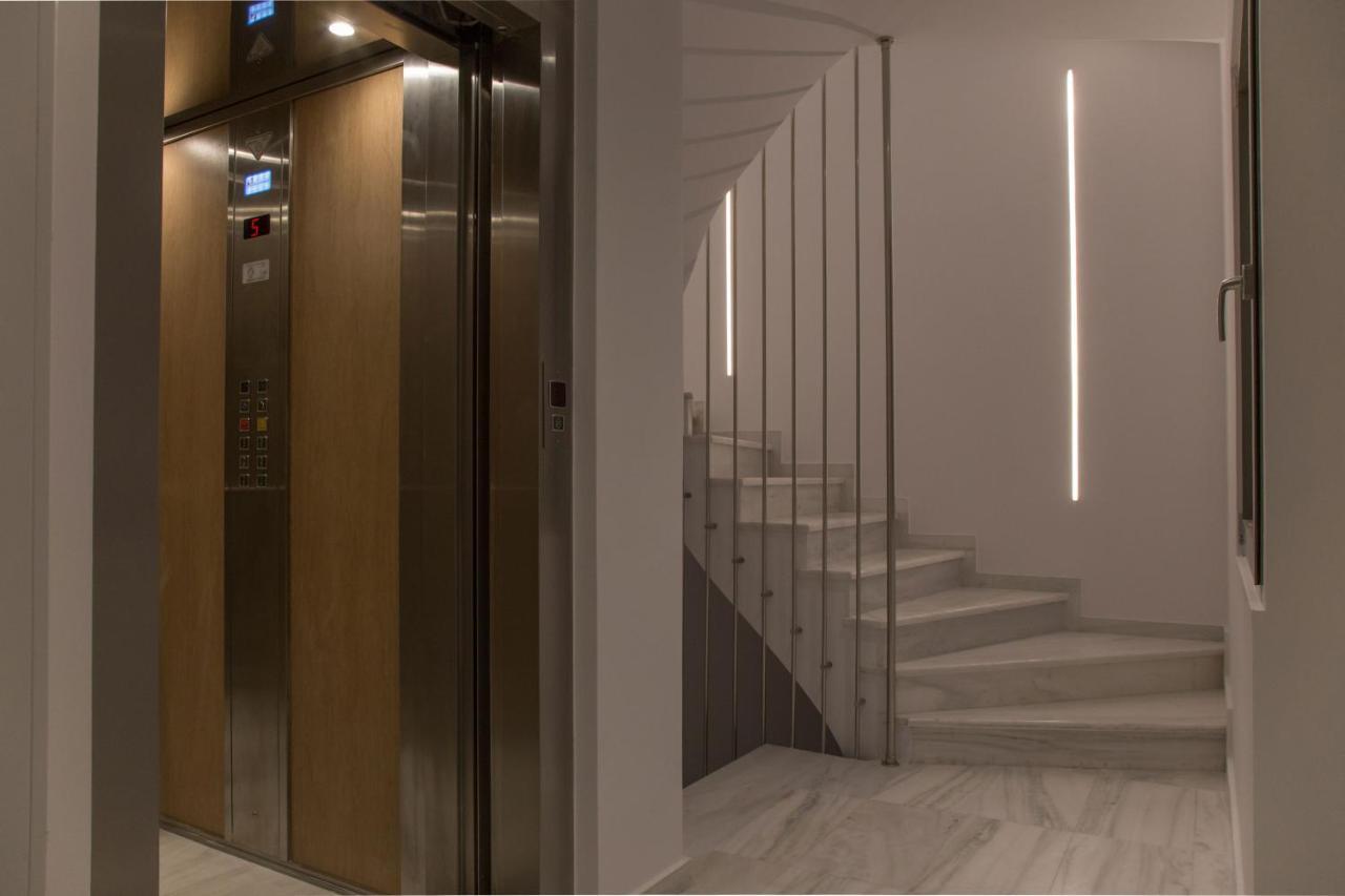 Acropolis Golden Suites By Ghh เอเธนส์ ภายนอก รูปภาพ